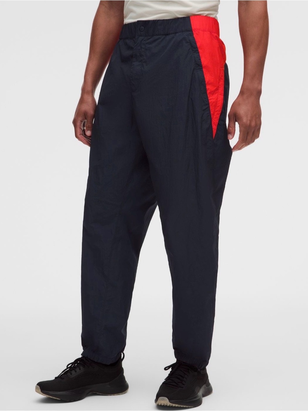 Lululemon Men’s “Nylon Relaxed” Track Pant 32” Inseam (Size M) *FALL PREVIEW*